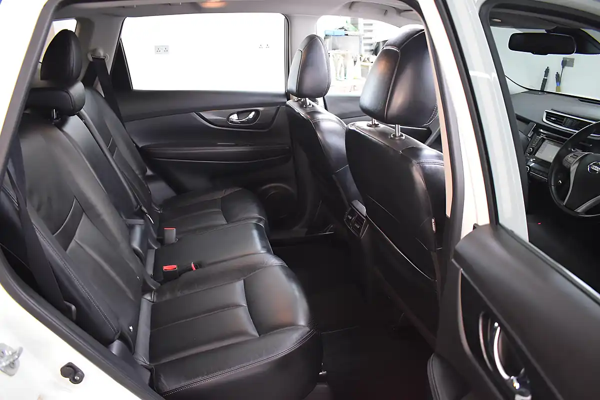Used 2017 Nissan X-Trail Tekna White - Interior and Exterior details 11