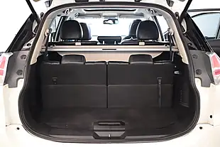 Used 2017 Nissan X-Trail Tekna White - Interior and Exterior details 12