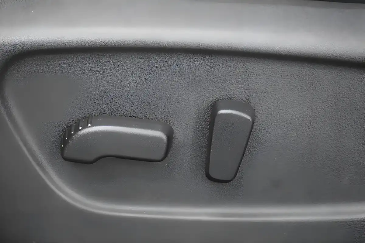 Used 2017 Nissan X-Trail Tekna White - Interior and Exterior details 15