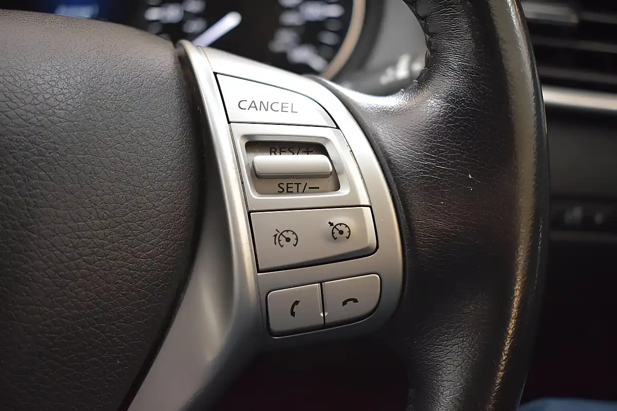 Used 2017 Nissan X-Trail Tekna White - Interior and Exterior details 19