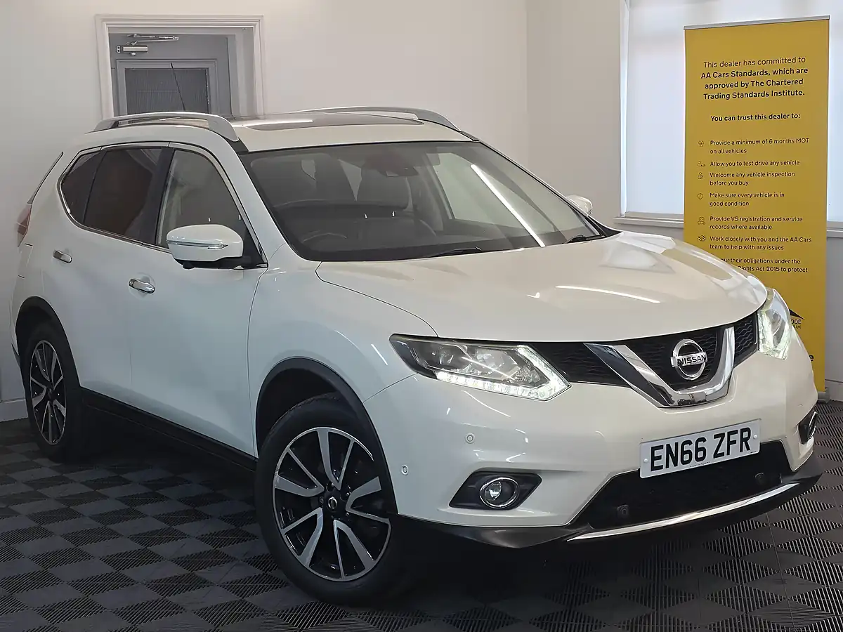 Used 2017 Nissan X-Trail Tekna White - Interior and Exterior details 3
