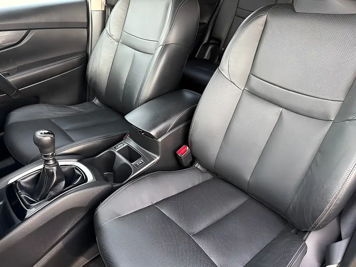 Used 2017 Nissan X-Trail Tekna White - Interior and Exterior details 10