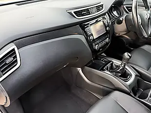 Used 2017 Nissan X-Trail Tekna White - Interior and Exterior details 11