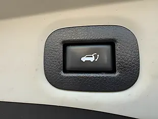 Used 2017 Nissan X-Trail Tekna White - Interior and Exterior details 14