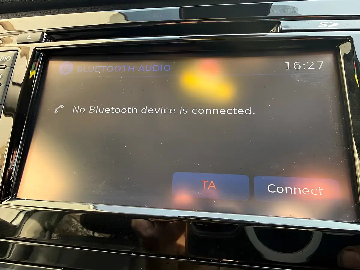 Used 2017 Nissan X-Trail Tekna White - Interior and Exterior details 17