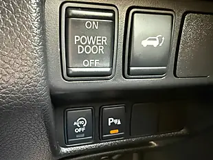 Used 2017 Nissan X-Trail Tekna White - Interior and Exterior details 18