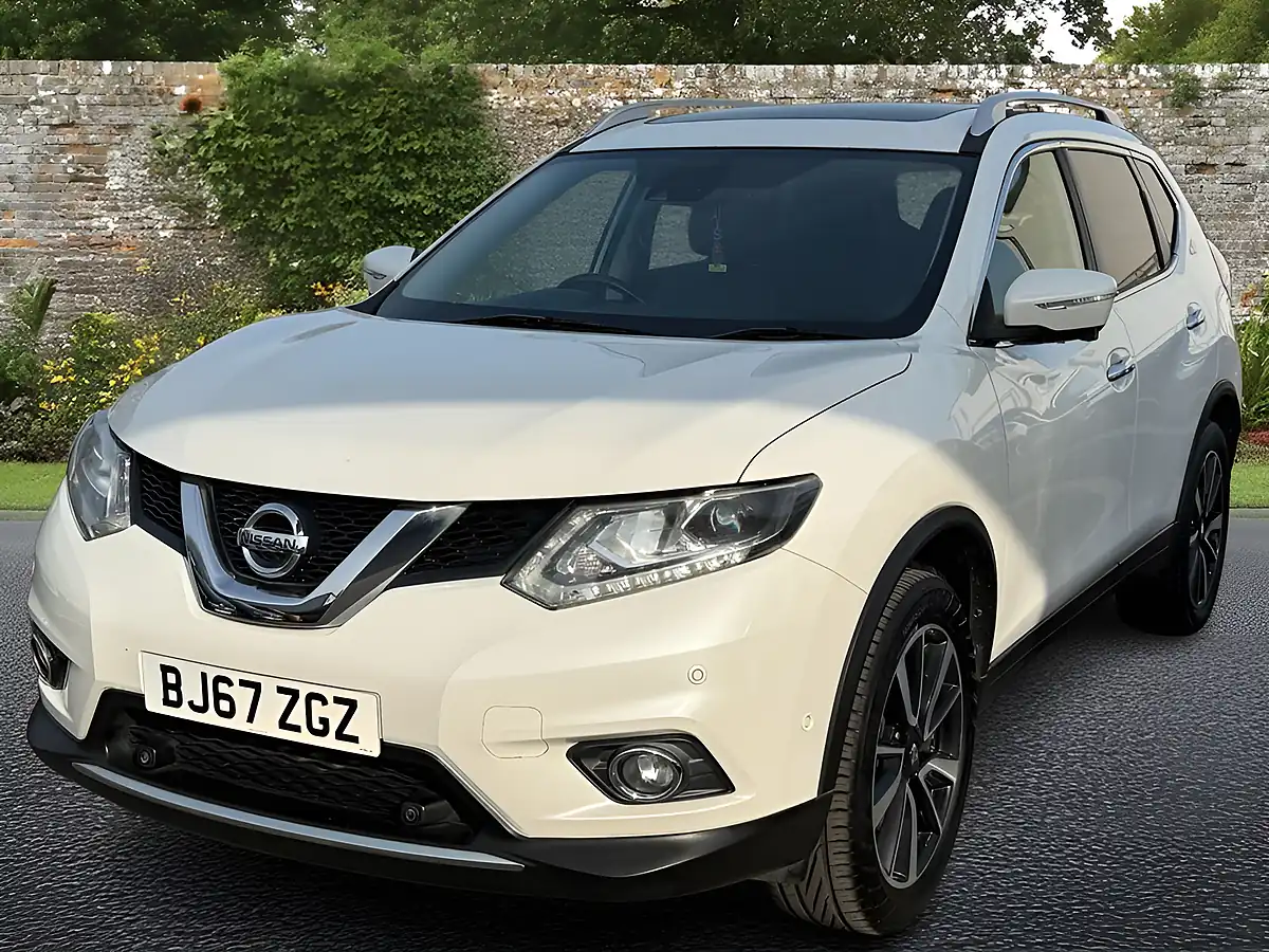 Used 2017 Nissan X-Trail Tekna White - Interior and Exterior details 4