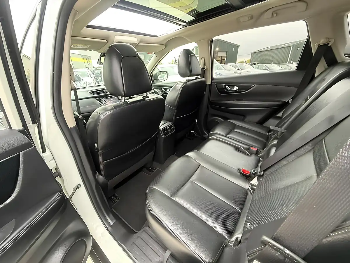 Used 2017 Nissan X-Trail Tekna White - Interior and Exterior details 10