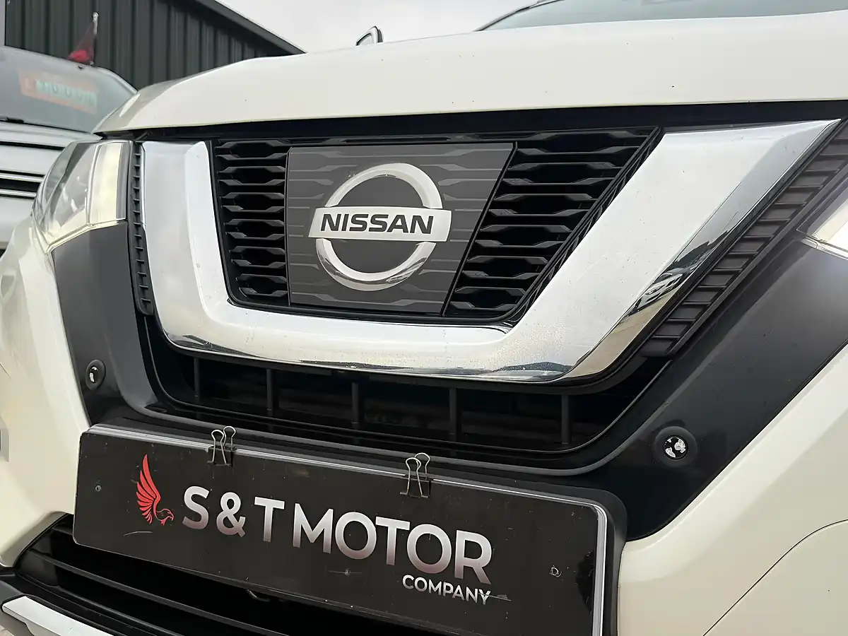 Used 2017 Nissan X-Trail Tekna White - Interior and Exterior details 19