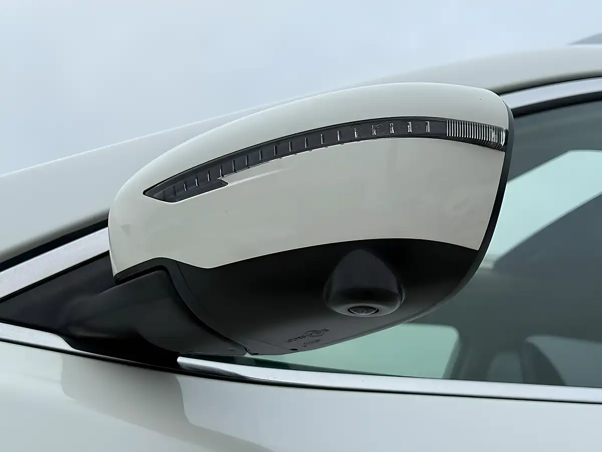 Used 2017 Nissan X-Trail Tekna White - Interior and Exterior details 20
