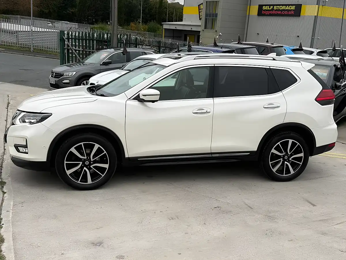 Used 2017 Nissan X-Trail Tekna White - Interior and Exterior details 5
