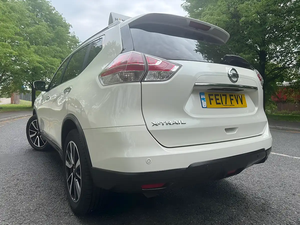 Used 2017 Nissan X-Trail Tekna White - Interior and Exterior details 11