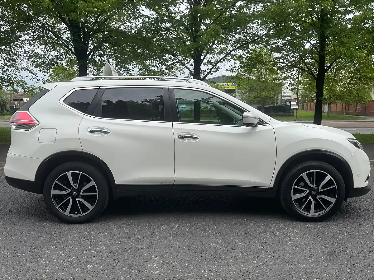 Used 2017 Nissan X-Trail Tekna White - Interior and Exterior details 6