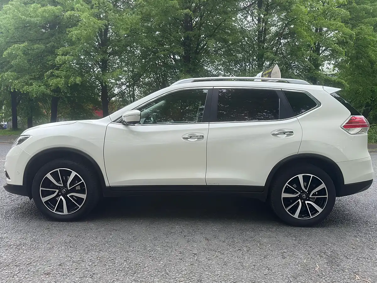 Used 2017 Nissan X-Trail Tekna White - Interior and Exterior details 8