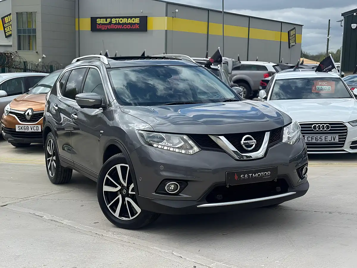 Used 2017 Nissan X-Trail Tekna Xtron Grey - Front View