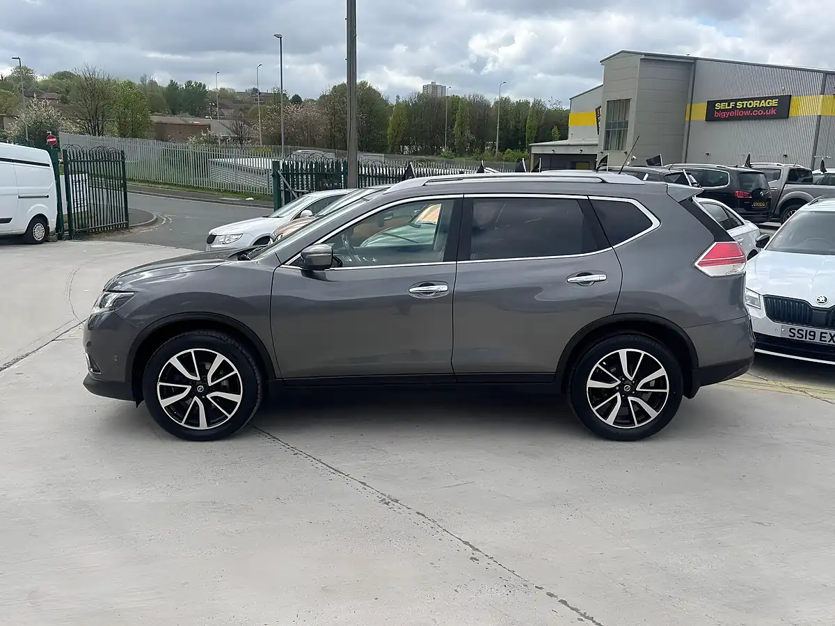 Used 2017 Nissan X-Trail Tekna Xtron Grey - Interior and Exterior details 8
