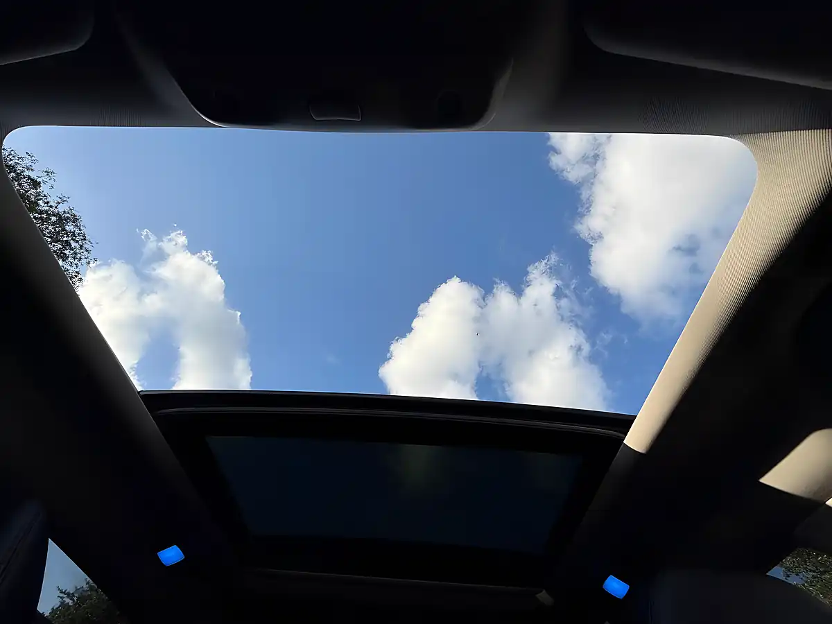 Used 2017 Nissan X-Trail Tekna Xtron Silver - Interior and Exterior details 16