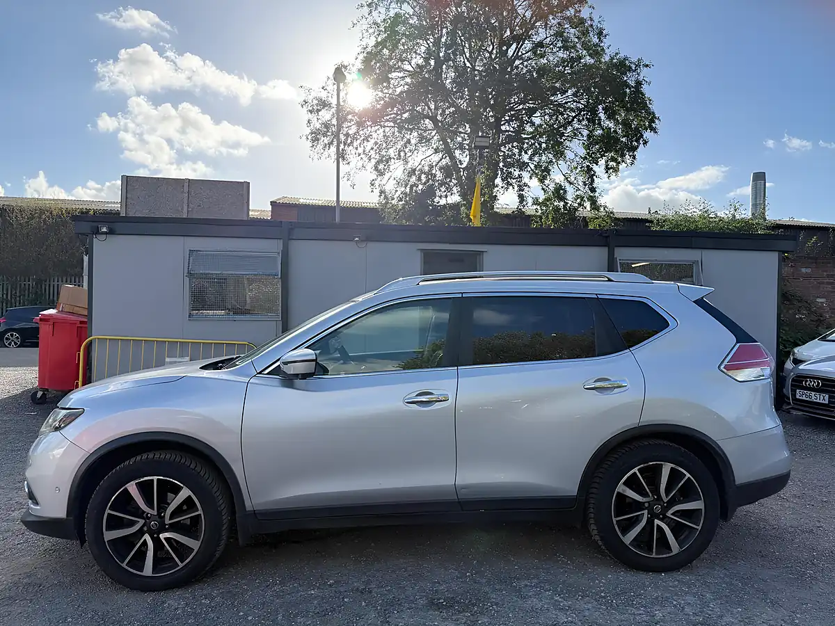 Used 2017 Nissan X-Trail Tekna Xtron Silver - Interior and Exterior details 3