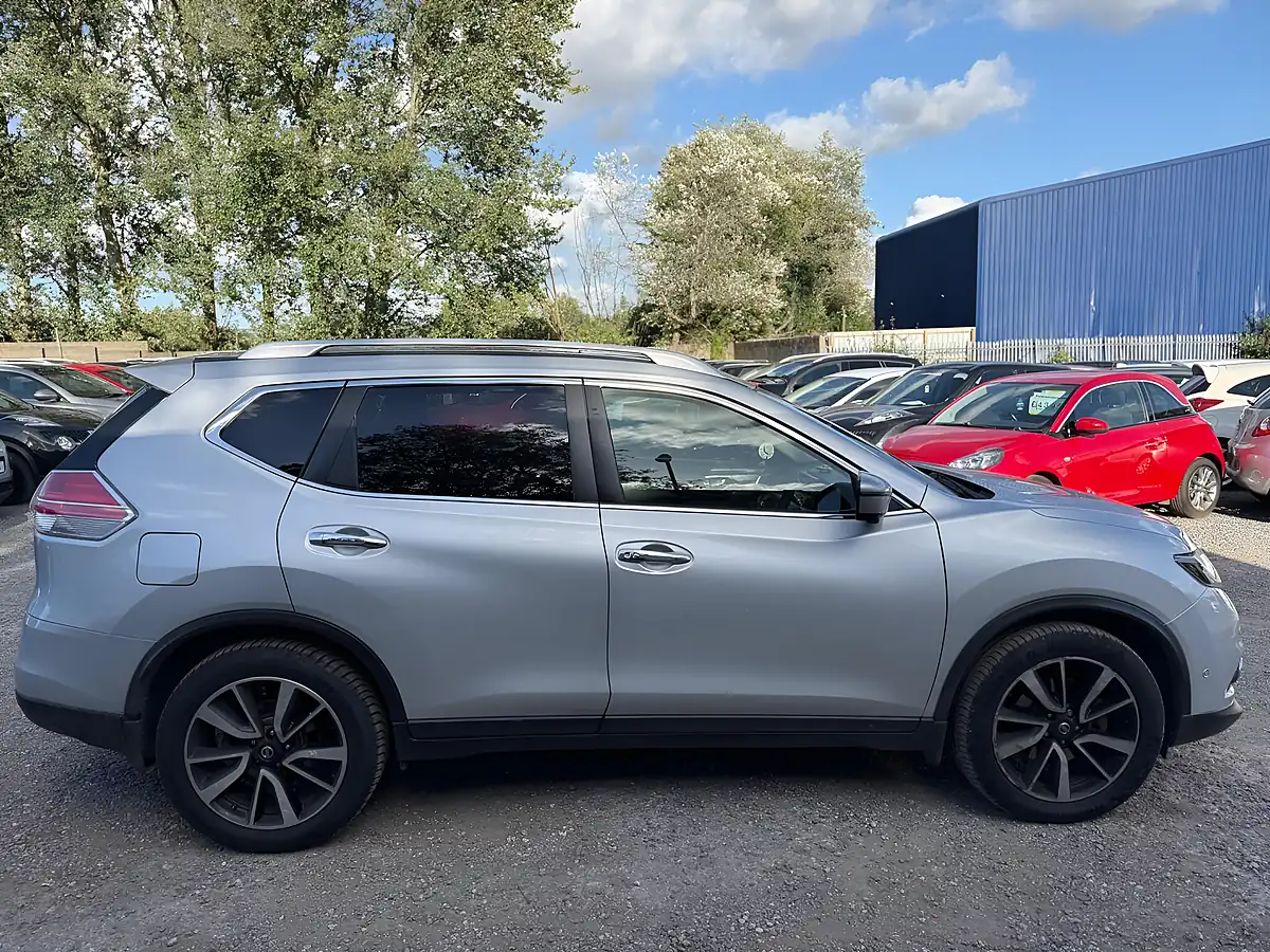 Used 2017 Nissan X-Trail Tekna Xtron Silver - Interior and Exterior details 7