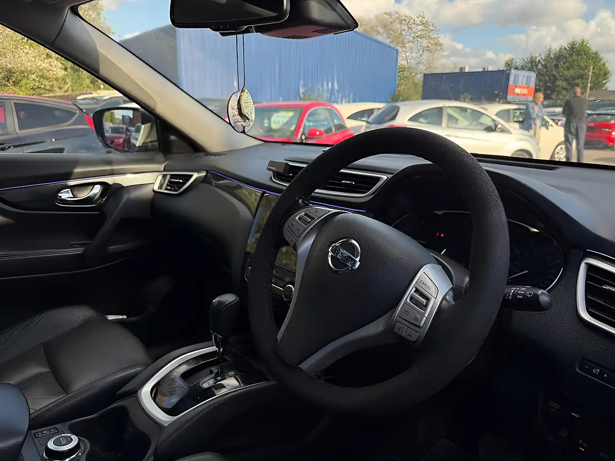Used 2017 Nissan X-Trail Tekna Xtron Silver - Interior and Exterior details 8