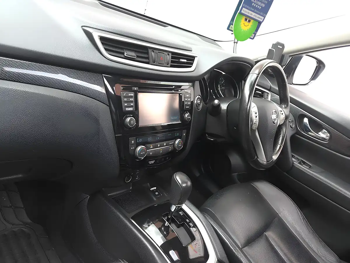 Used 2017 Nissan X-Trail Tekna Xtron White - Interior and Exterior details 11