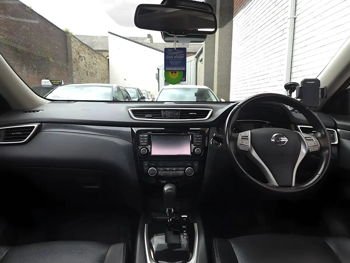 Used 2017 Nissan X-Trail Tekna Xtron White - Interior and Exterior details 12