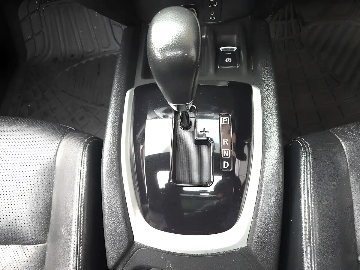 Used 2017 Nissan X-Trail Tekna Xtron White - Interior and Exterior details 13