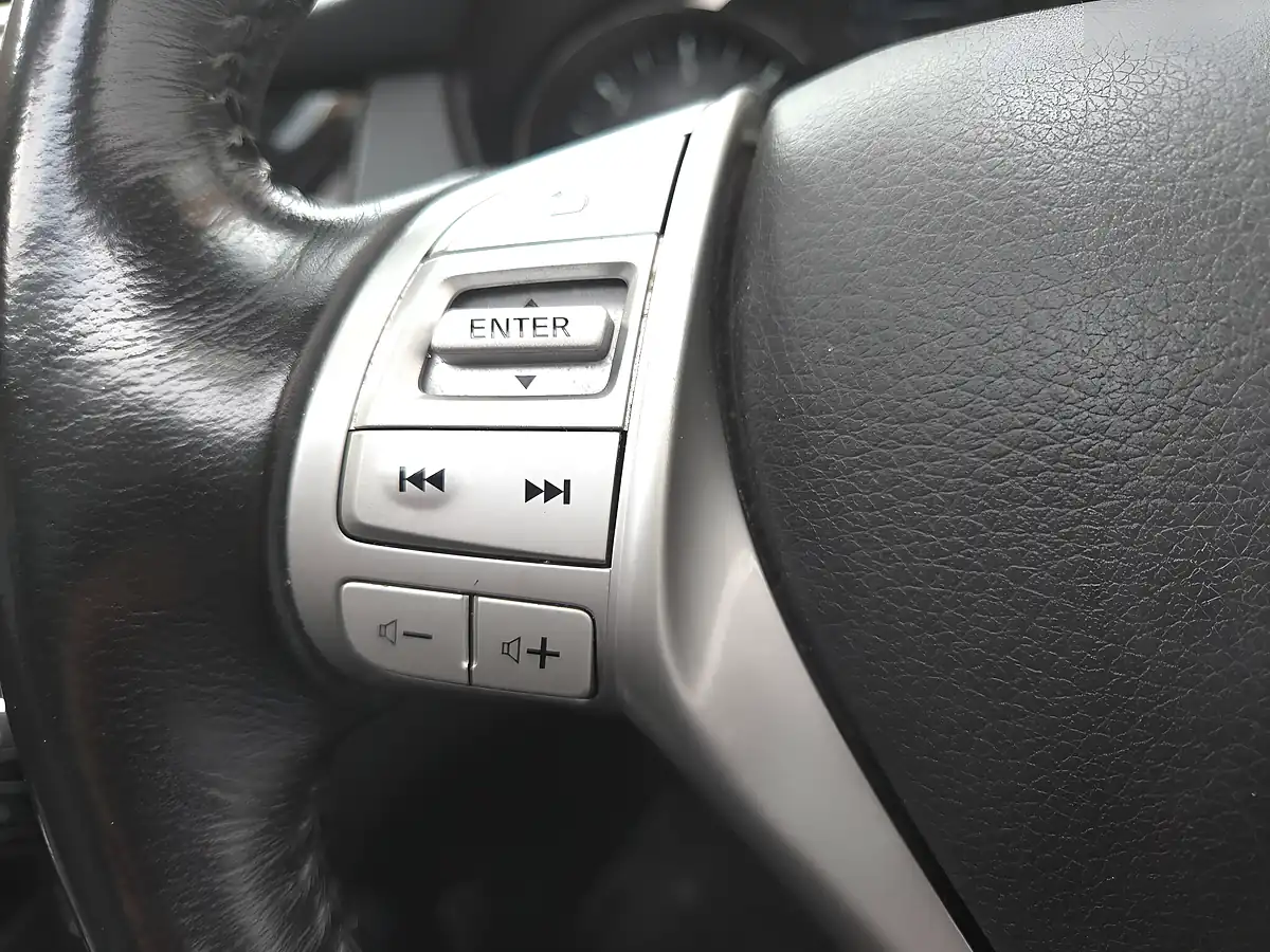 Used 2017 Nissan X-Trail Tekna Xtron White - Interior and Exterior details 19
