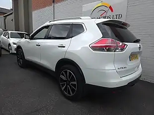 Used 2017 Nissan X-Trail Tekna Xtron White - Interior and Exterior details 4
