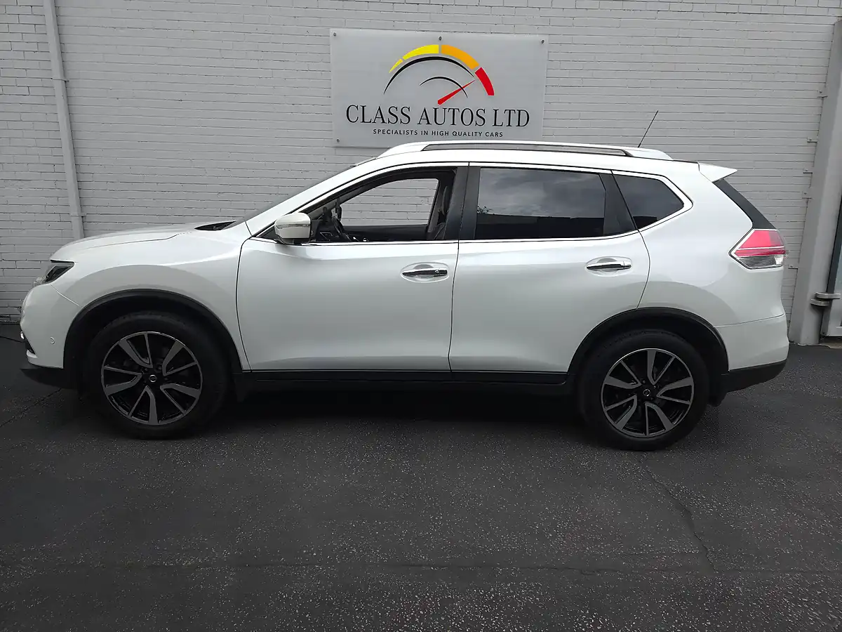 Used 2017 Nissan X-Trail Tekna Xtron White - Interior and Exterior details 7