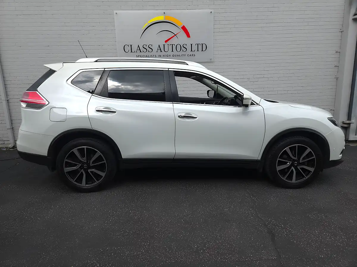 Used 2017 Nissan X-Trail Tekna Xtron White - Interior and Exterior details 9