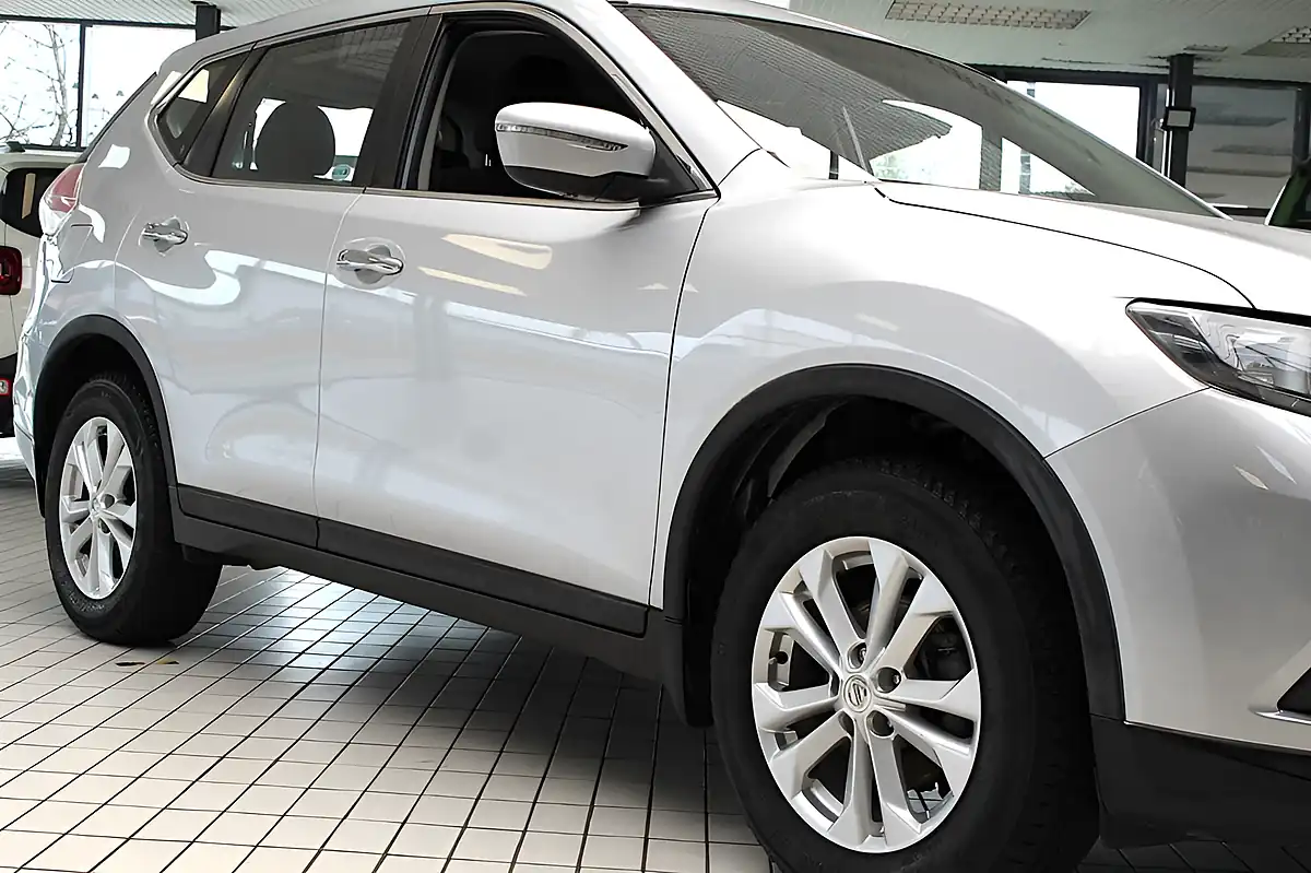Used 2017 Nissan X-Trail Visia Silver - Interior and Exterior details 11