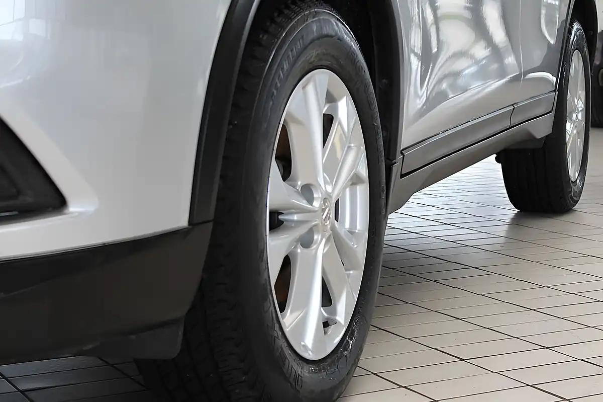Used 2017 Nissan X-Trail Visia Silver - Interior and Exterior details 6