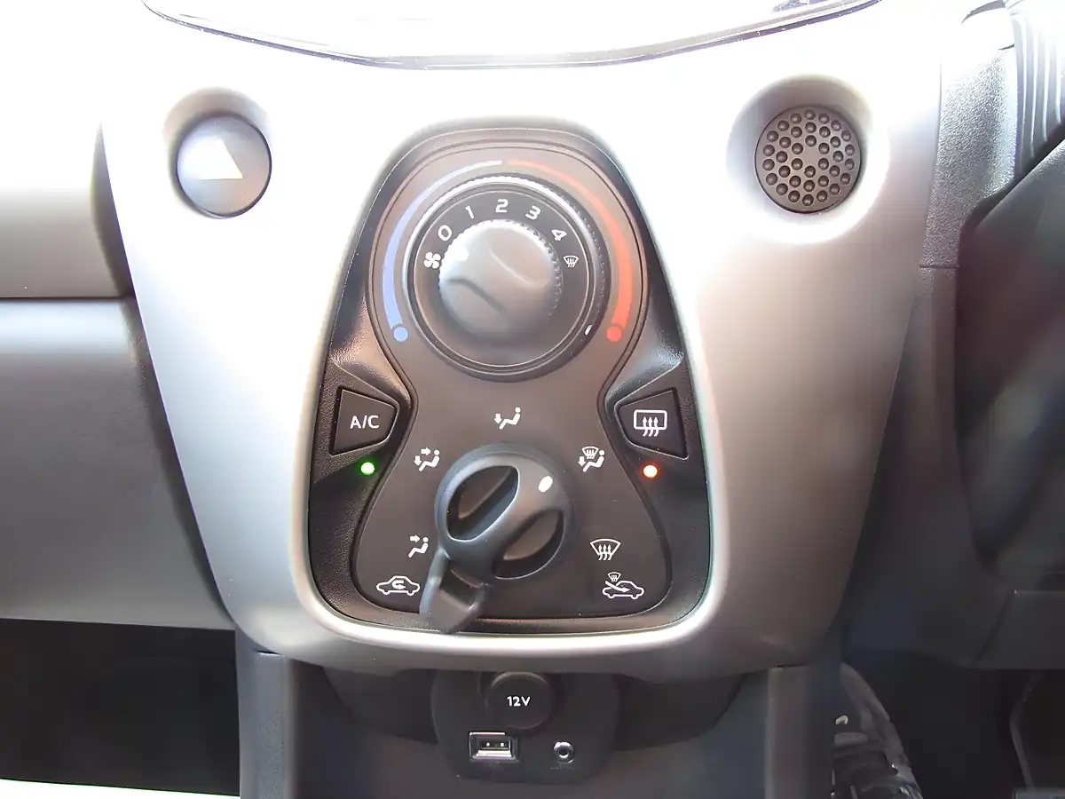 Used 2017 Peugeot 108 Active Purple - Interior and Exterior details 14