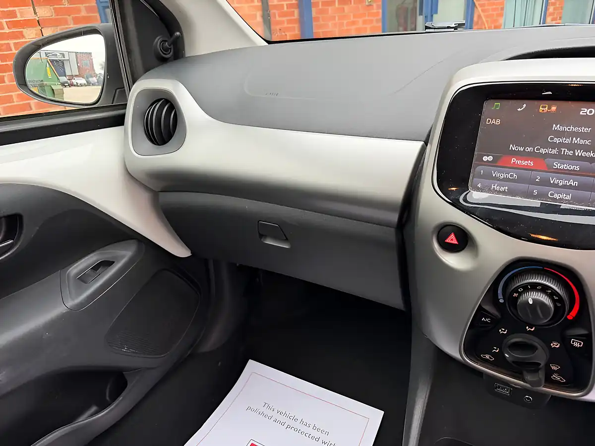 Used 2017 Peugeot 108 Active White - Interior and Exterior details 13