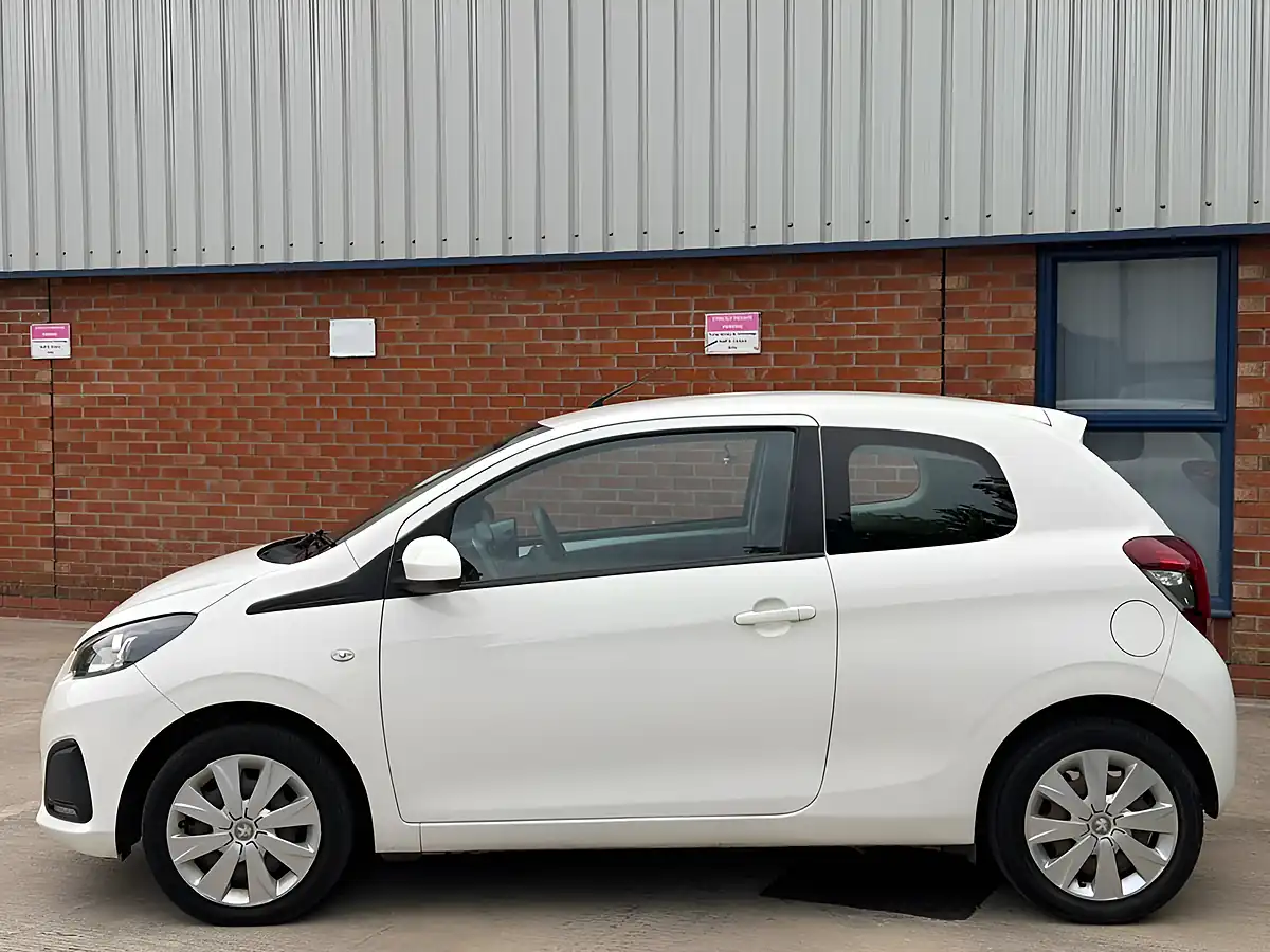 Used 2017 Peugeot 108 Active White - Interior and Exterior details 3