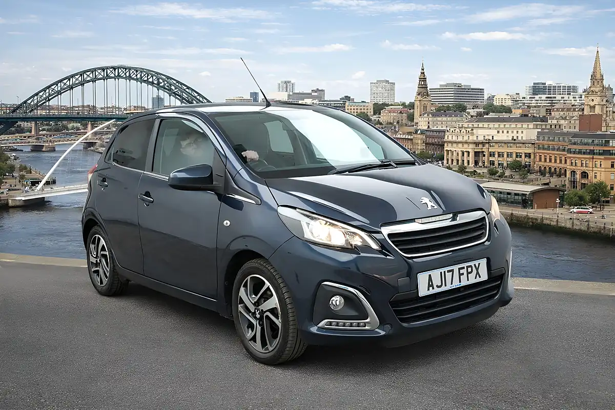 Used 2017 Peugeot 108 Allure Blue - Front View
