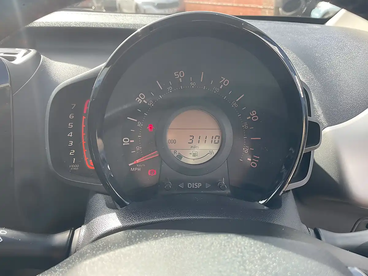 Used 2017 Peugeot 108 Allure Purple - Interior and Exterior details 12