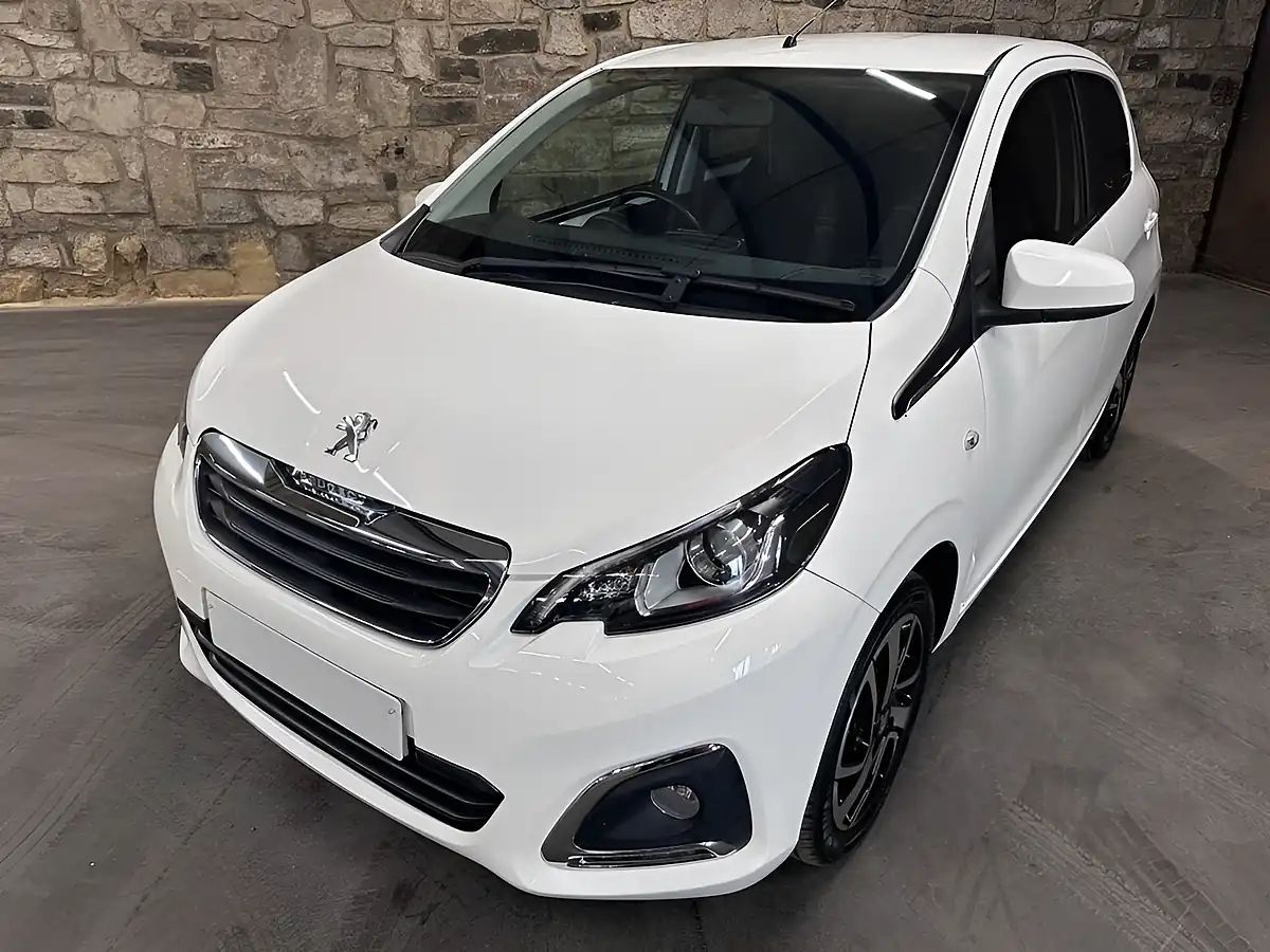 Used 2017 Peugeot 108 Allure White - Front View