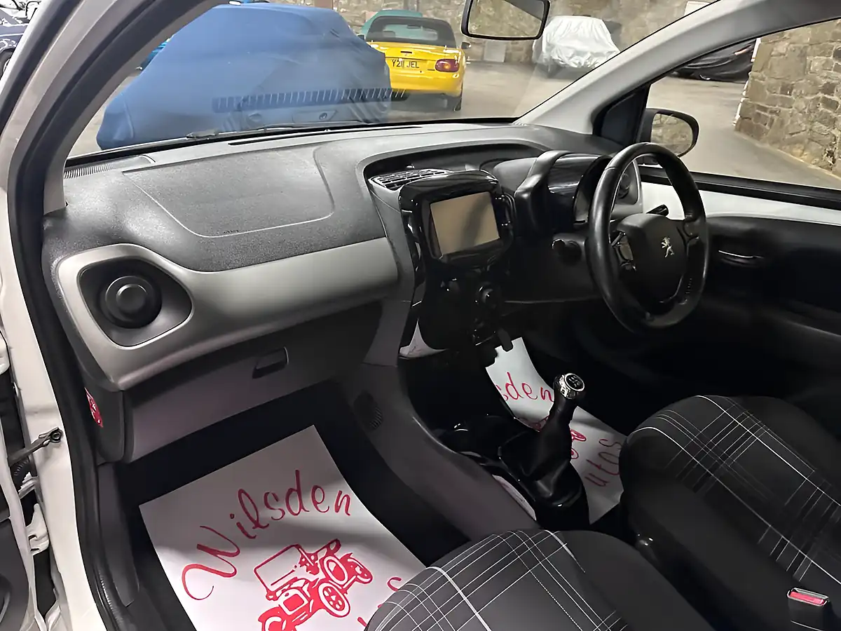 Used 2017 Peugeot 108 Allure White - Interior and Exterior details 14