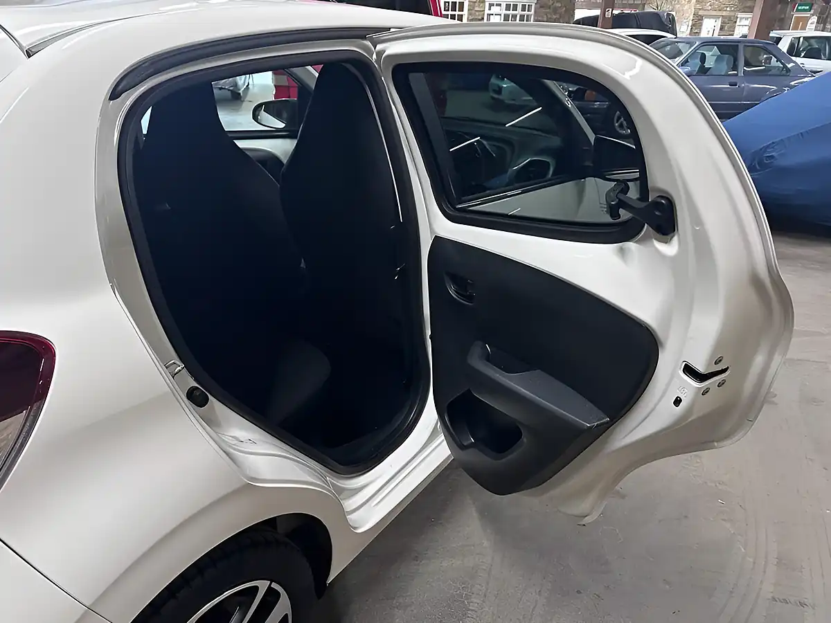 Used 2017 Peugeot 108 Allure White - Interior and Exterior details 15