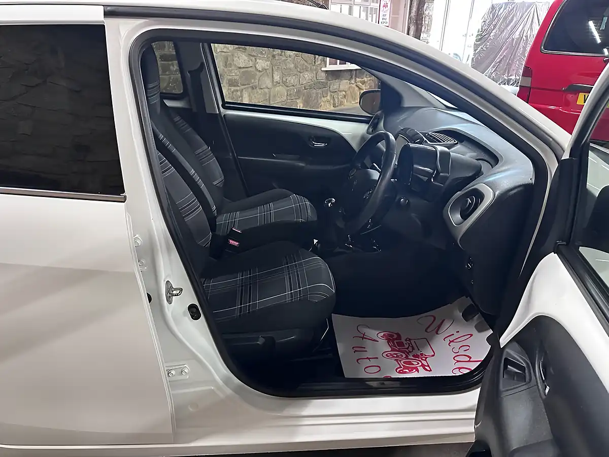 Used 2017 Peugeot 108 Allure White - Interior and Exterior details 9