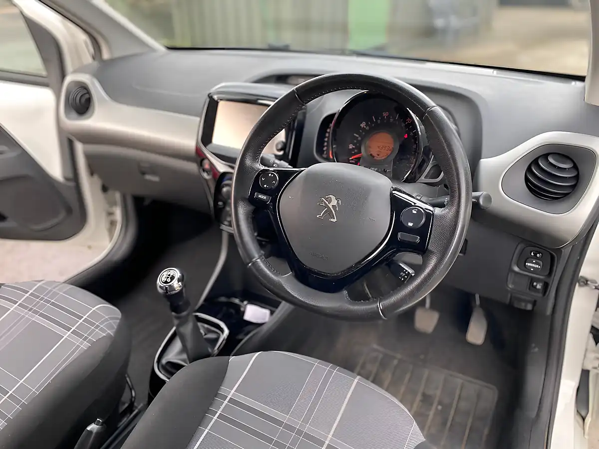 Used 2017 Peugeot 108 Allure White - Interior and Exterior details 12