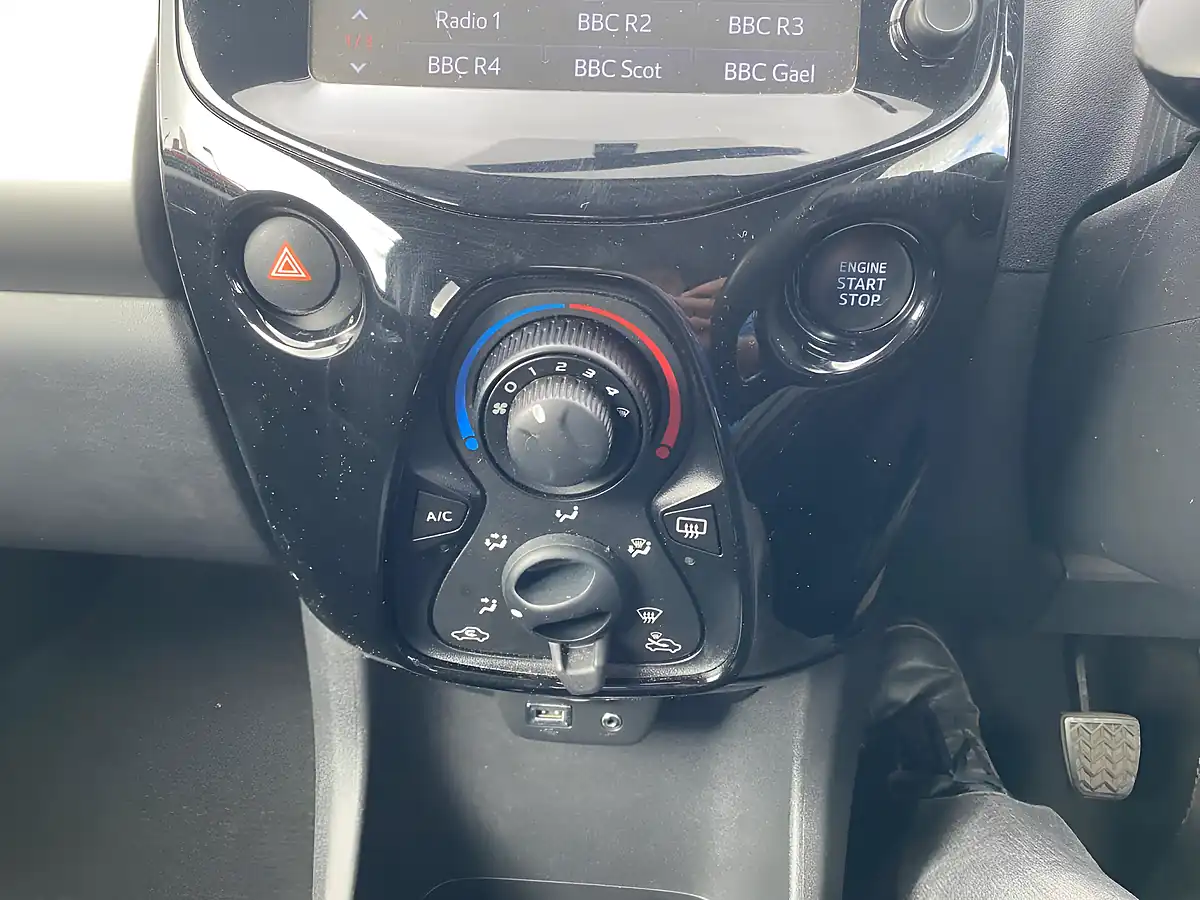 Used 2017 Peugeot 108 Allure White - Interior and Exterior details 17