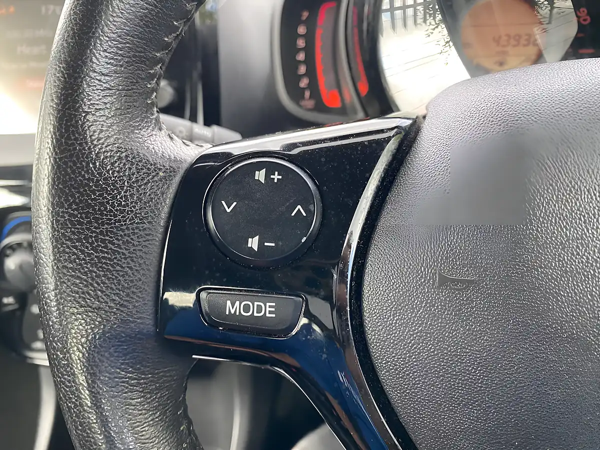 Used 2017 Peugeot 108 Allure White - Interior and Exterior details 18