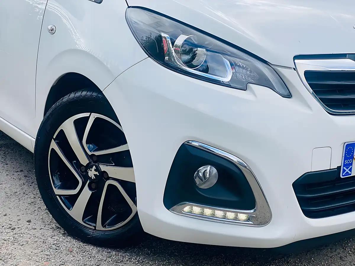 Used 2017 Peugeot 108 Allure White - Interior and Exterior details 4