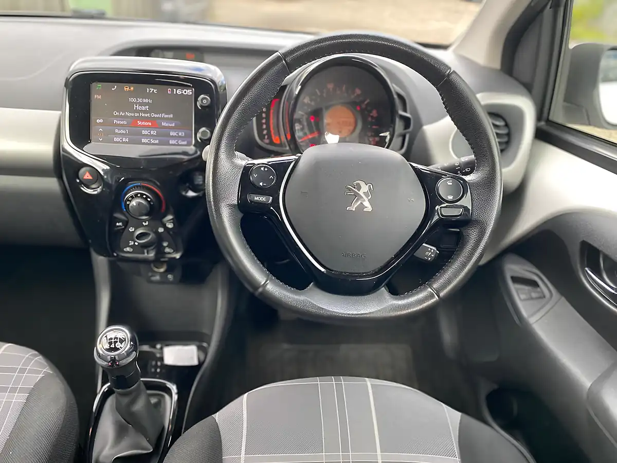 Used 2017 Peugeot 108 Allure White - Interior and Exterior details 5
