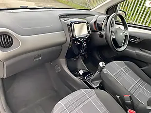 Used 2017 Peugeot 108 Allure White - Interior and Exterior details 6
