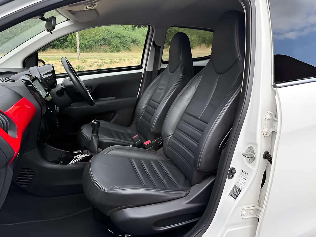 Used 2017 Peugeot 108 GT Line Diamond White - Interior and Exterior details 10