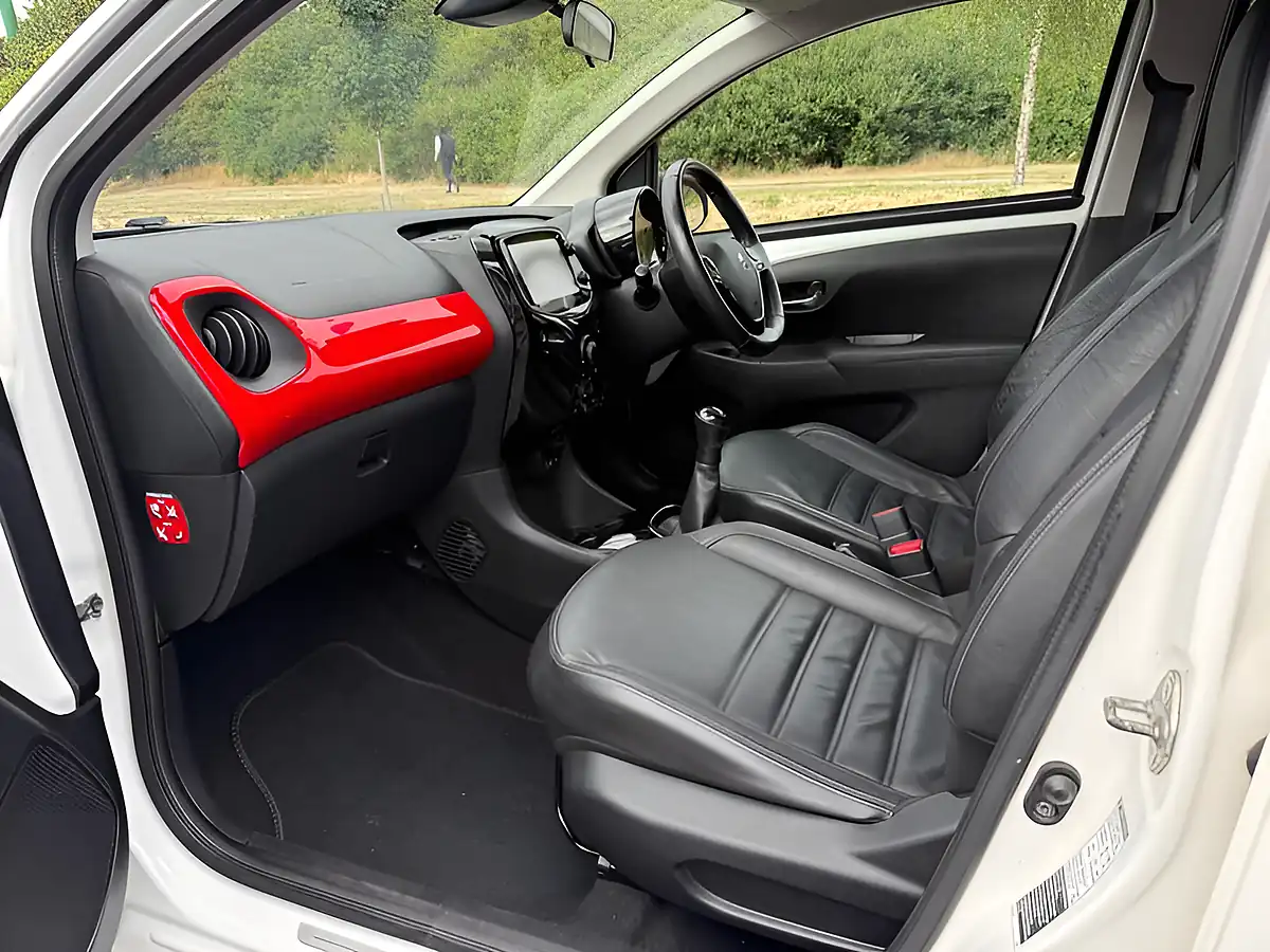 Used 2017 Peugeot 108 GT Line Diamond White - Interior and Exterior details 8